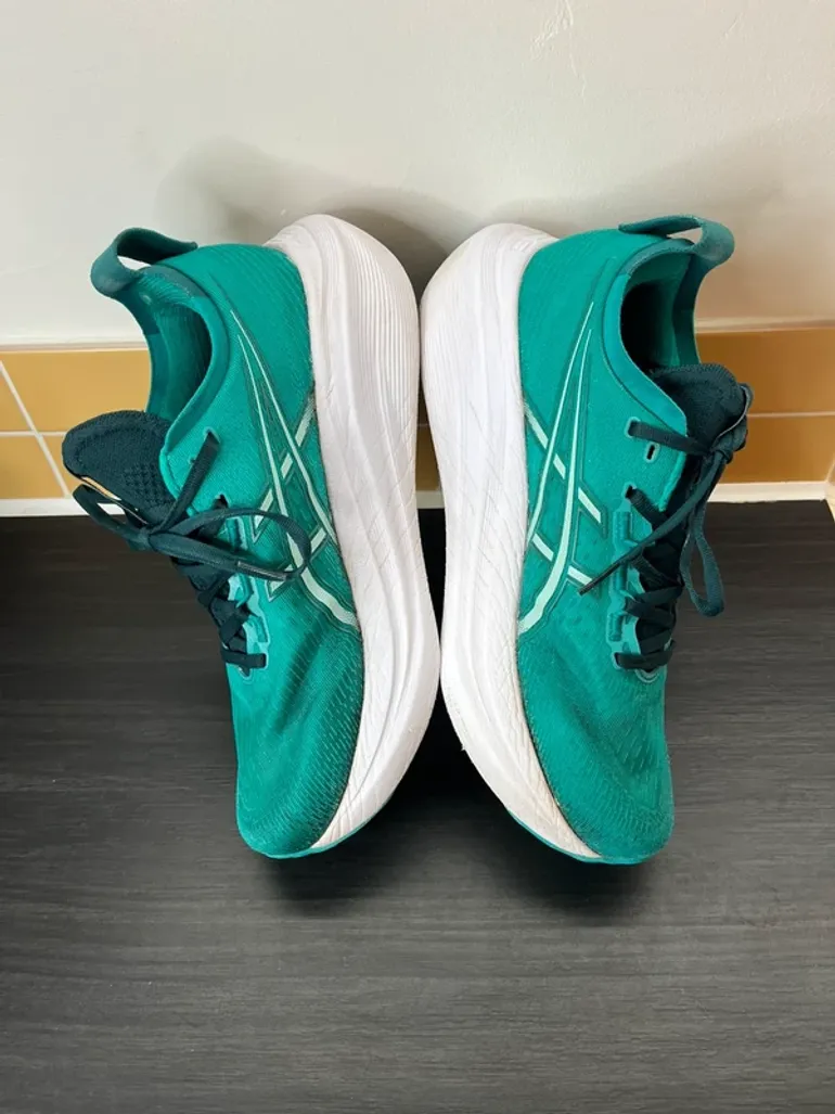 Tweedehands Asics Gel-Nimbus 27 bike — afbeelding 2 van 13