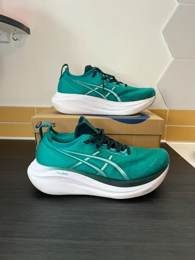 Tweedehands Asics Gel-Nimbus 27 bike — afbeelding 1 van 13
