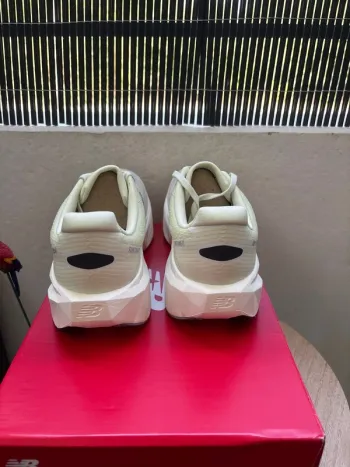 Used New Balance FuelCell Rebel v5 bike — image 3 of 10