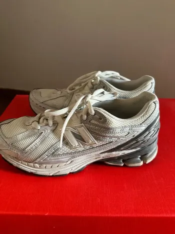 New Balance Running Shoes Size 44 bike usato — immagine 5 di 14