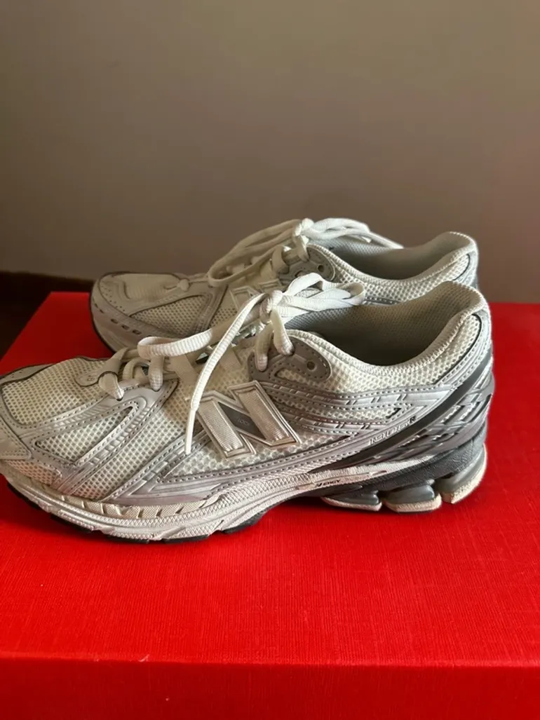 New Balance Running Shoes Size 44 bike usato — immagine 5 di 14