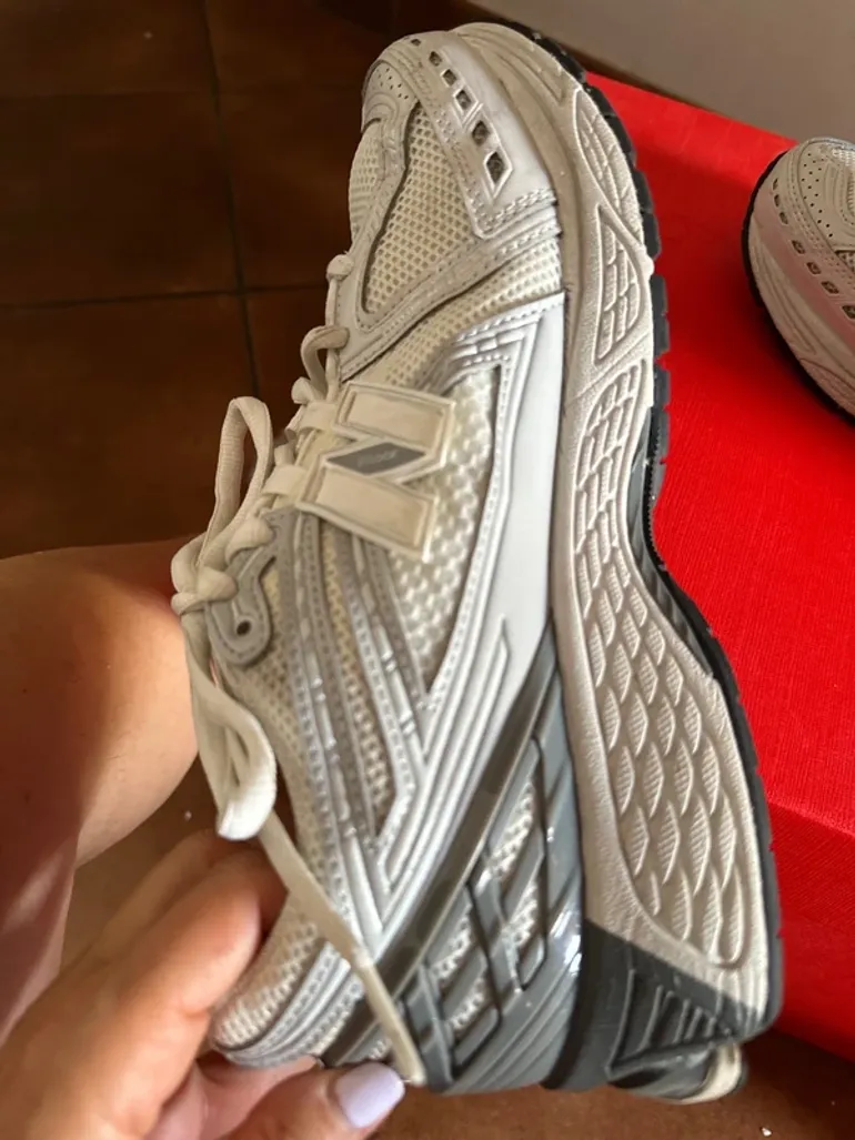 New Balance Running Shoes Size 44 bike usato — immagine 10 di 14