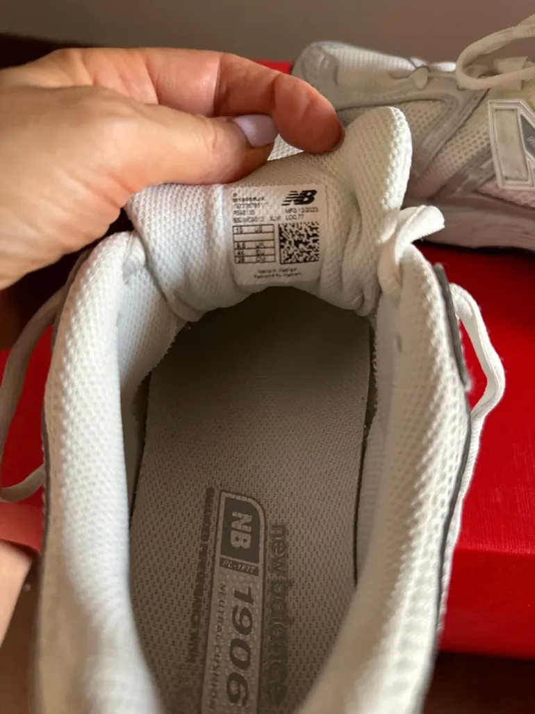 New Balance Running Shoes Size 44 bike usato — immagine 12 di 14