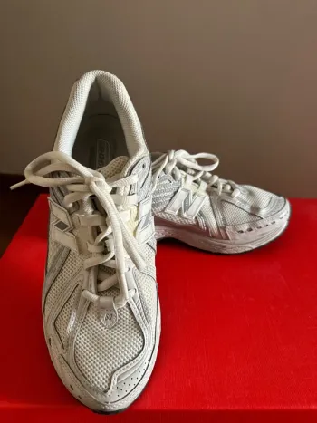 New Balance Running Shoes Size 44 bike usato