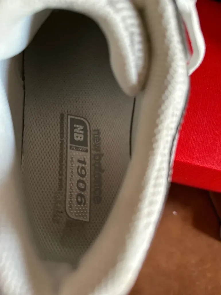 New Balance Running Shoes Size 44 bike usato — immagine 14 di 14