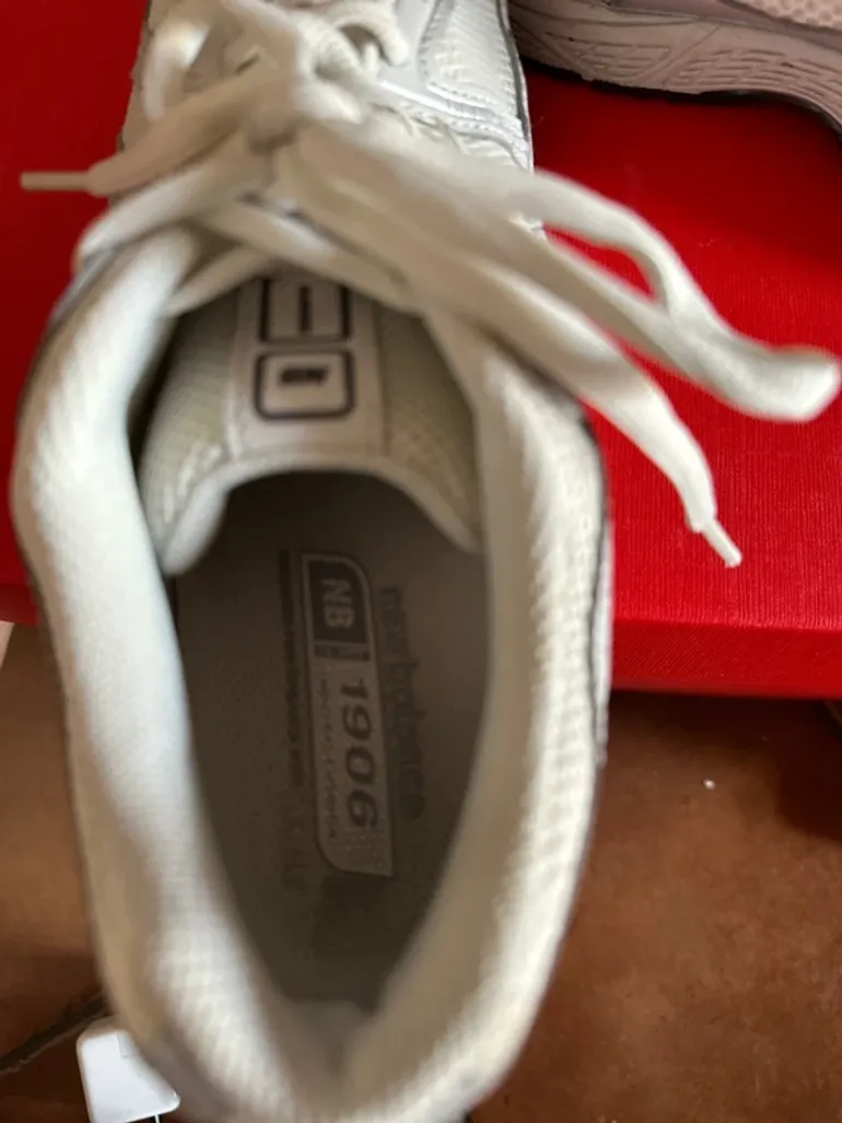 New Balance Running Shoes Size 44 bike usato — immagine 11 di 14