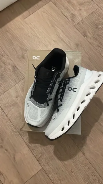 Używany On Running Shoes size 41 bike — zdjęcie 3 z 4