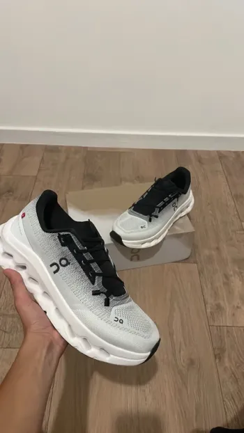 Używany On Running Shoes size 41 bike — zdjęcie 2 z 4