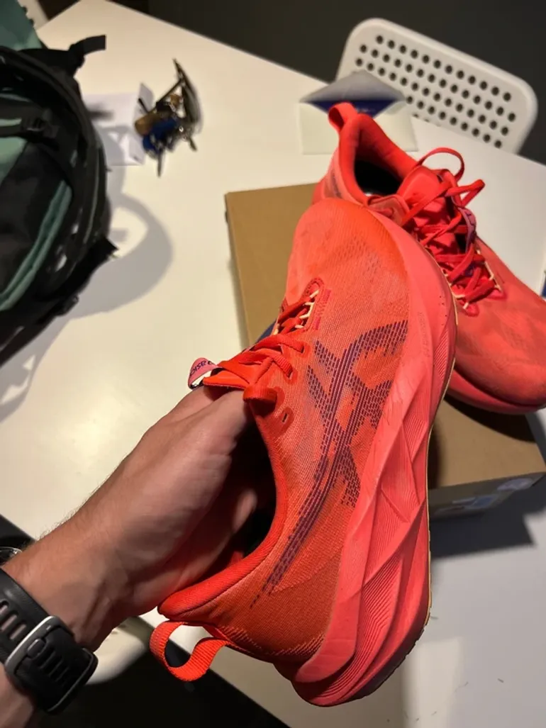 Gebrauchtes Asics Novablast 5 bike — Bild 4 von 6