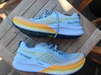Asics FujiSpeed bike usato