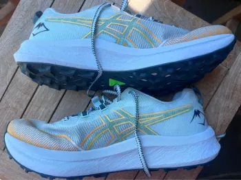 Asics FujiSpeed bike usato — immagine 5 di 11