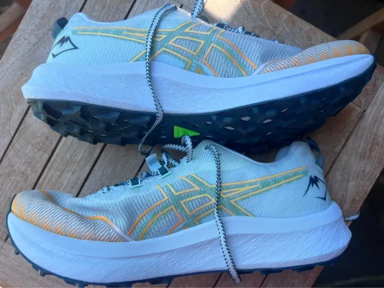 Asics FujiSpeed bike usato — immagine 5 di 11