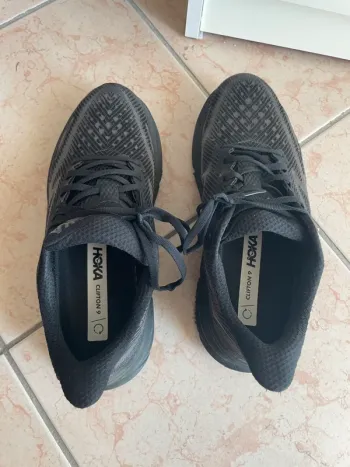 Hoka Clifton 9 bike usato