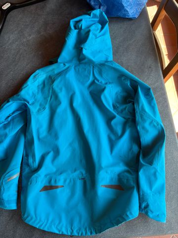 Used Endura MT500 Waterproof Jacket 2023 bike — image 3 of 5
