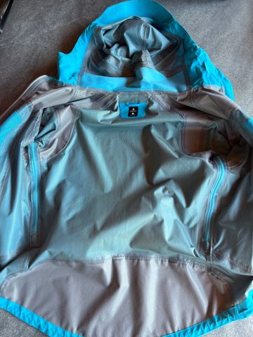 Used Endura MT500 Waterproof Jacket 2023 bike — image 5 of 5