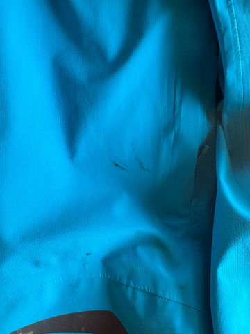 Used Endura MT500 Waterproof Jacket 2023 bike — image 4 of 5