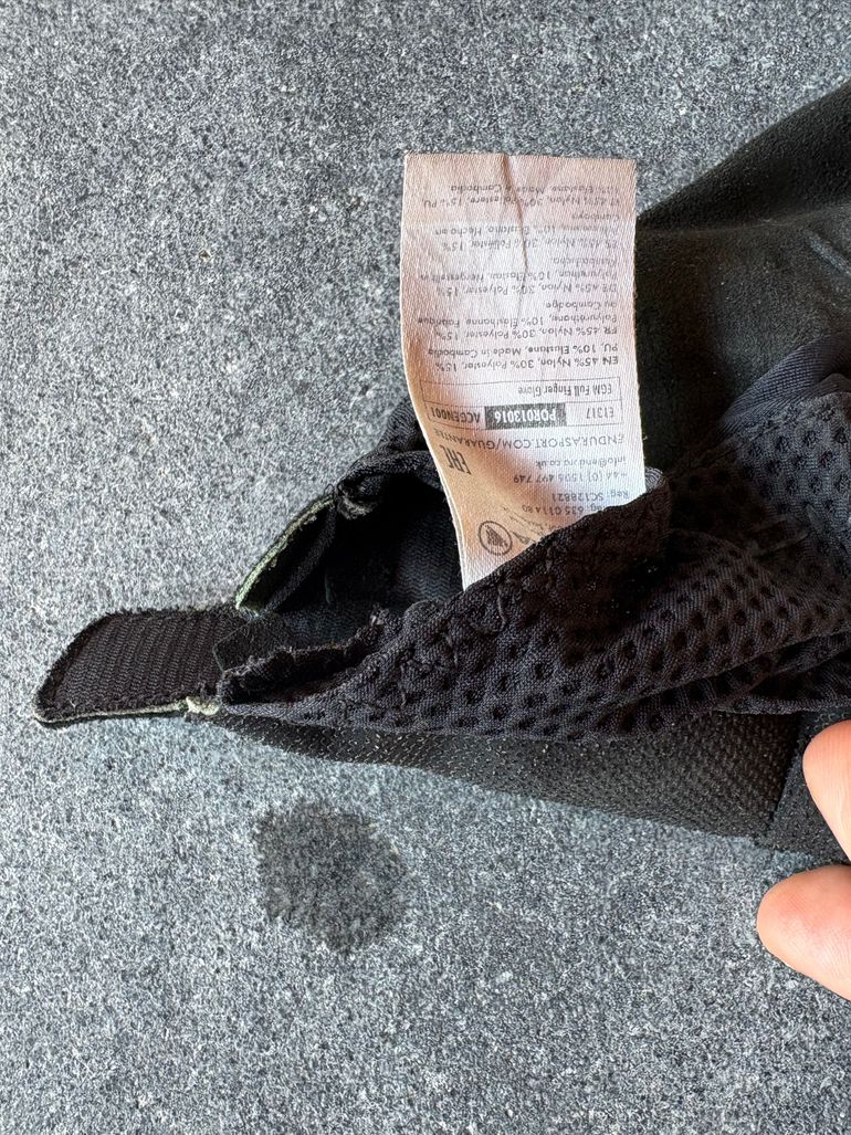 Used Endura PRO SL Full Finger Gloves Fossil 2023 bike — image 2 of 4