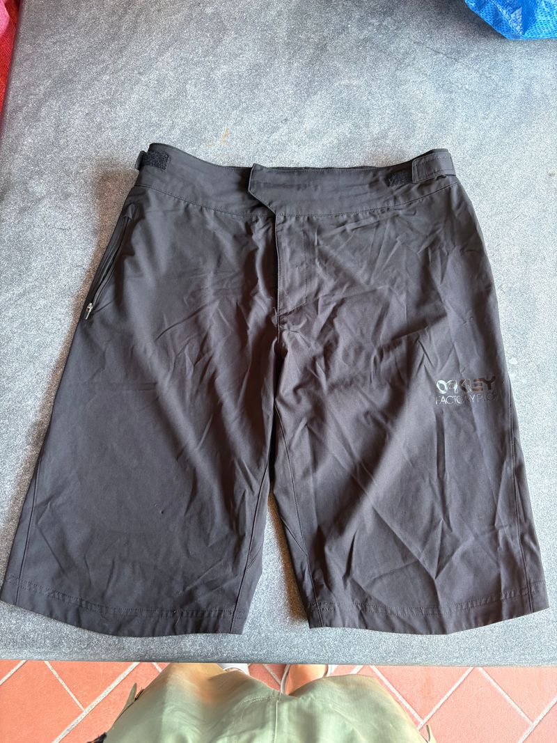 Gebrauchtes Oakley Pilot RC Uomo Bibs 2023 bike — Bild 1 von 3