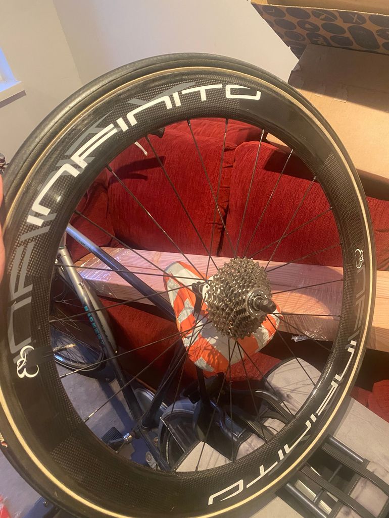 Used Infinito Carbon Wheelset 60cm deep bike — image 3 of 7