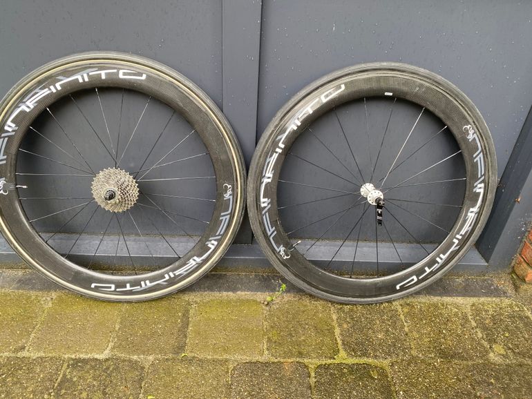 Used Infinito Carbon Wheelset 60cm deep bike — image 1 of 7