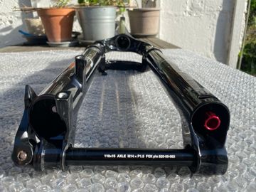 Brugt Fox 32 FLOAT Rythm 100 mm 29 pouces BOOST 2026 bike — billede 4 af 9