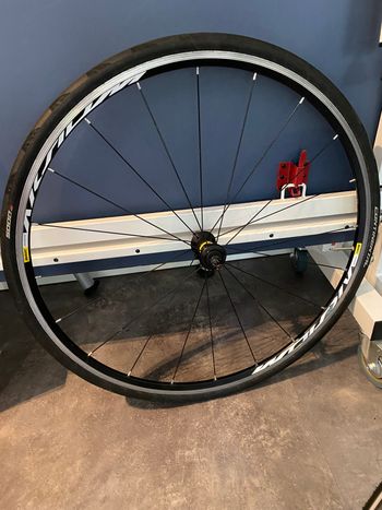 Gebrauchtes Mavic Aksium Wheels with Continental GP5000 Tires 10-speed bike — Bild 5 von 5