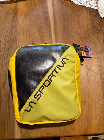 La Sportiva Nomad 40 Duffel Bag 2026 bike usato — immagine 2 di 5