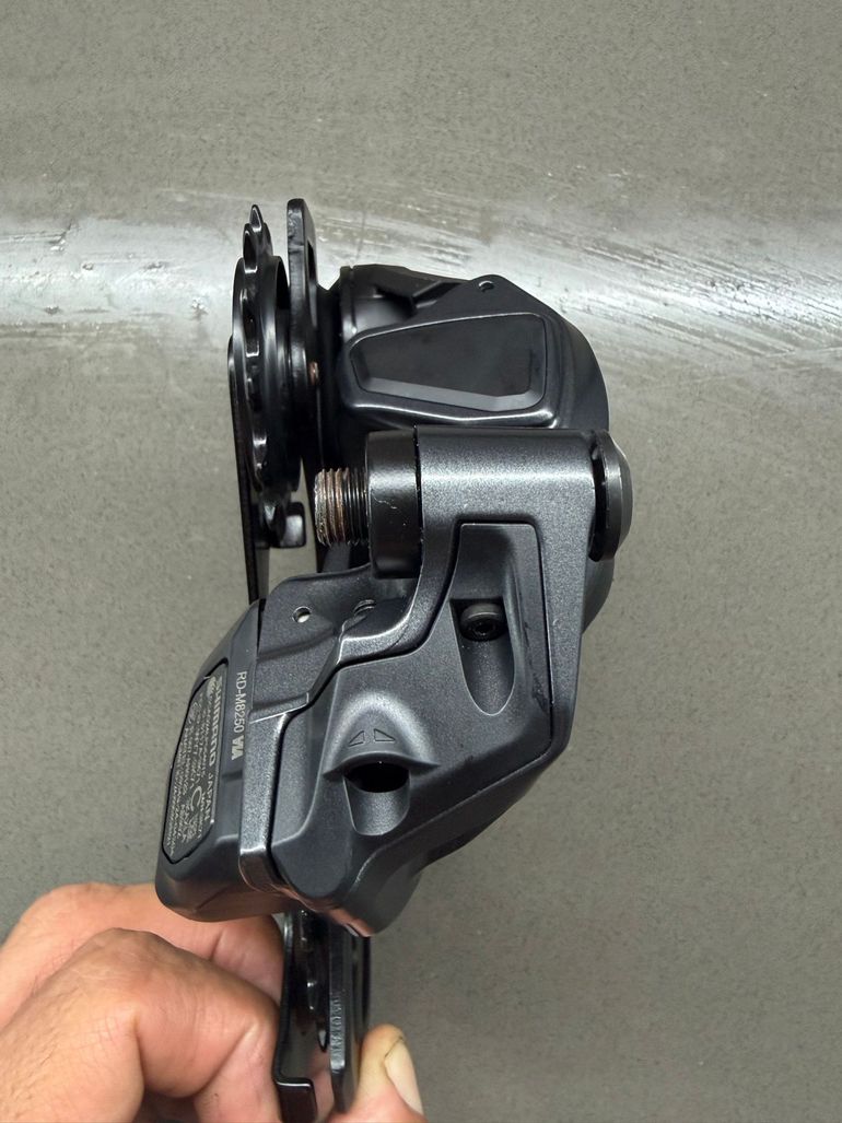 Shimano XT Di2 12-speed Rear Derailleur 2026 bike d'occasion — image 3 sur 4