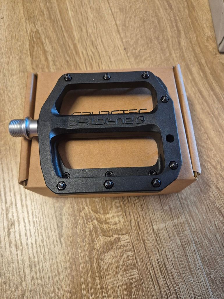 Burgtec MK2 Flat Composite Pedals 2026 bike d'occasion — image 1 sur 2