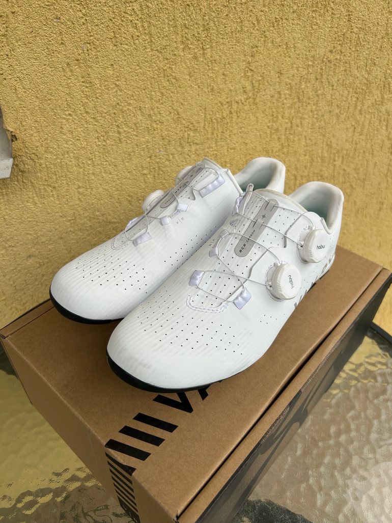 Used Van Rysel RCR-R Carbon Road Bike Shoes 41 2025 bike — image 3 of 9