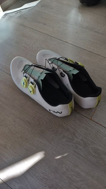 Used Northwave Revolution 3 Road Shoes bike — image 2 of 5