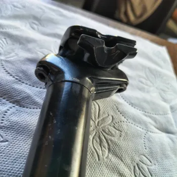 Used Specialized 27.2 mm 33cm seat post 2018 bike — image 3 of 5