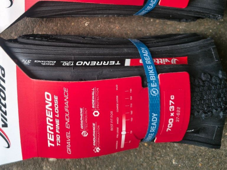 Vittoria Terreno Gravel Tires 37 mm 2026 bike d'occasion — image 2 sur 2
