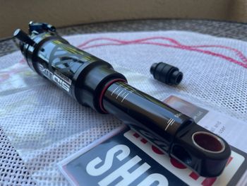 RockShox SIDLuxe Ultimate 2P 210x50 Remote RLR Rear Shock 2026 bike de segunda mano — imagen 3 de 10