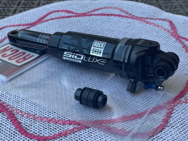 RockShox SIDLuxe Ultimate 2P 210x50 Remote RLR Rear Shock 2026 bike de segunda mano — imagen 4 de 10