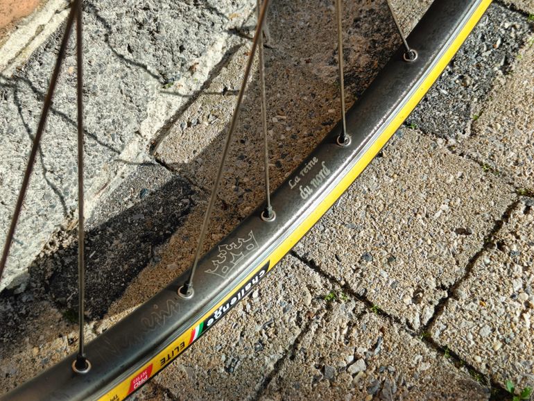Gebrauchtes Campagnolo Record 10 speed Wheelset Tubular 28" 700c 32h 13-29 2010 bike — Bild 23 von 34