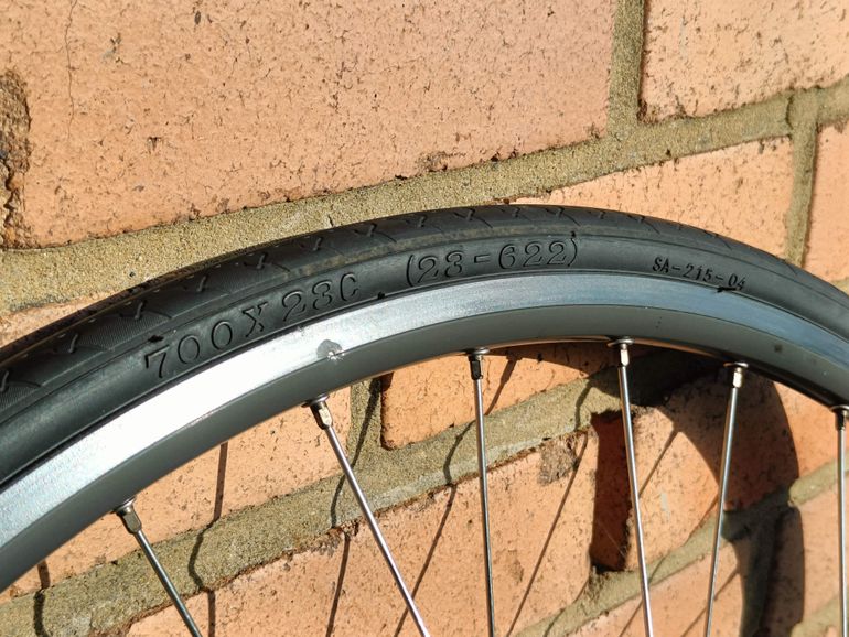 Gebrauchtes Campagnolo Chorus 9/10/11-Speed Ceramic Clincher 28" 700c 36h 11-25 bike — Bild 24 von 28