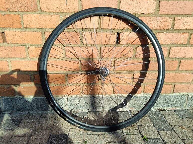 Gebrauchtes Campagnolo Chorus 9/10/11-Speed Ceramic Clincher 28" 700c 36h 11-25 bike — Bild 15 von 28