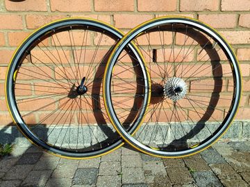 Used Mavic Cosmos R-8000 11-speed Wheelset Clincher 28" 700c 2004 Wheels