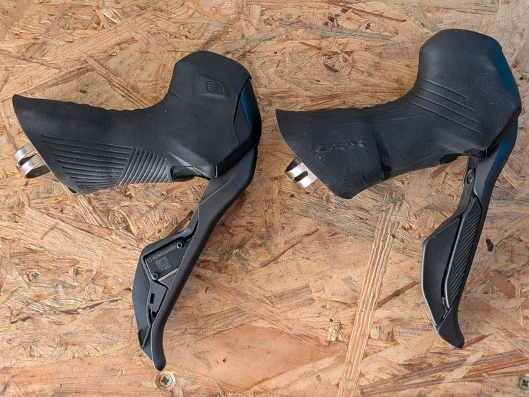 Used Shimano GRX Di2 ST-RX825 2025 bike — image 4 of 5