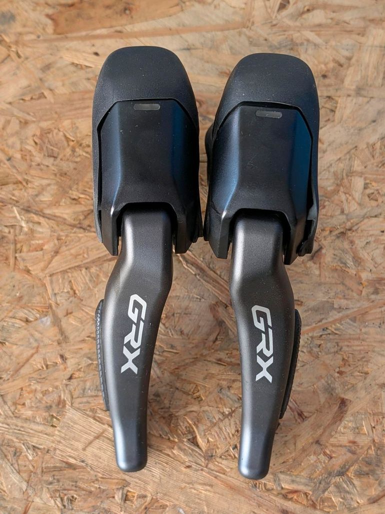 Used Shimano GRX Di2 ST-RX825 2025 bike — image 3 of 5