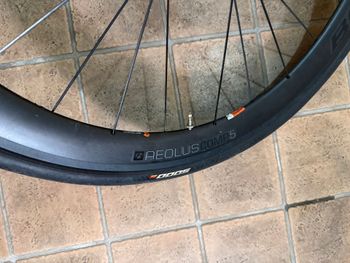 Used Bontrager Aeolus Comp 5 Front Wheel Carbon 2023 bike — image 4 of 4