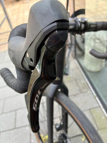 Tweedehands Shimano 105 R7020 11-speed 2025 bike — afbeelding 8 van 8