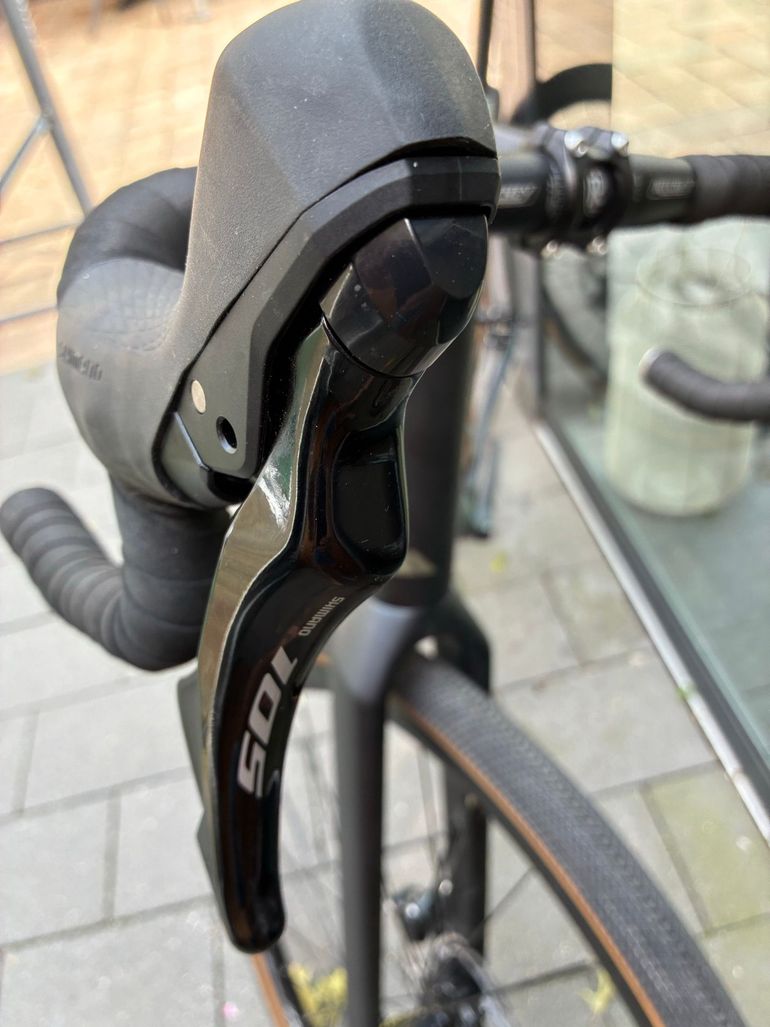 Tweedehands Shimano 105 R7020 11-speed 2025 bike — afbeelding 8 van 8