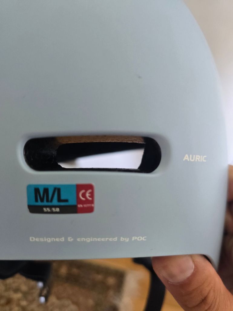 POC Auric Ski Helmet bike usato — immagine 3 di 3