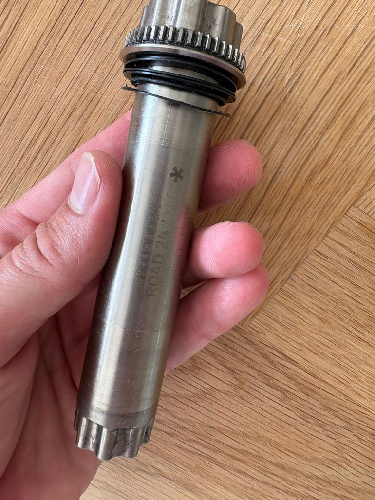 Rotor Axle 24 mm 2024 bike d'occasion — image 1 sur 6