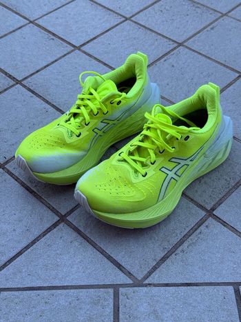 Asics Novablast 4 Running Shoes 2023 bike usato