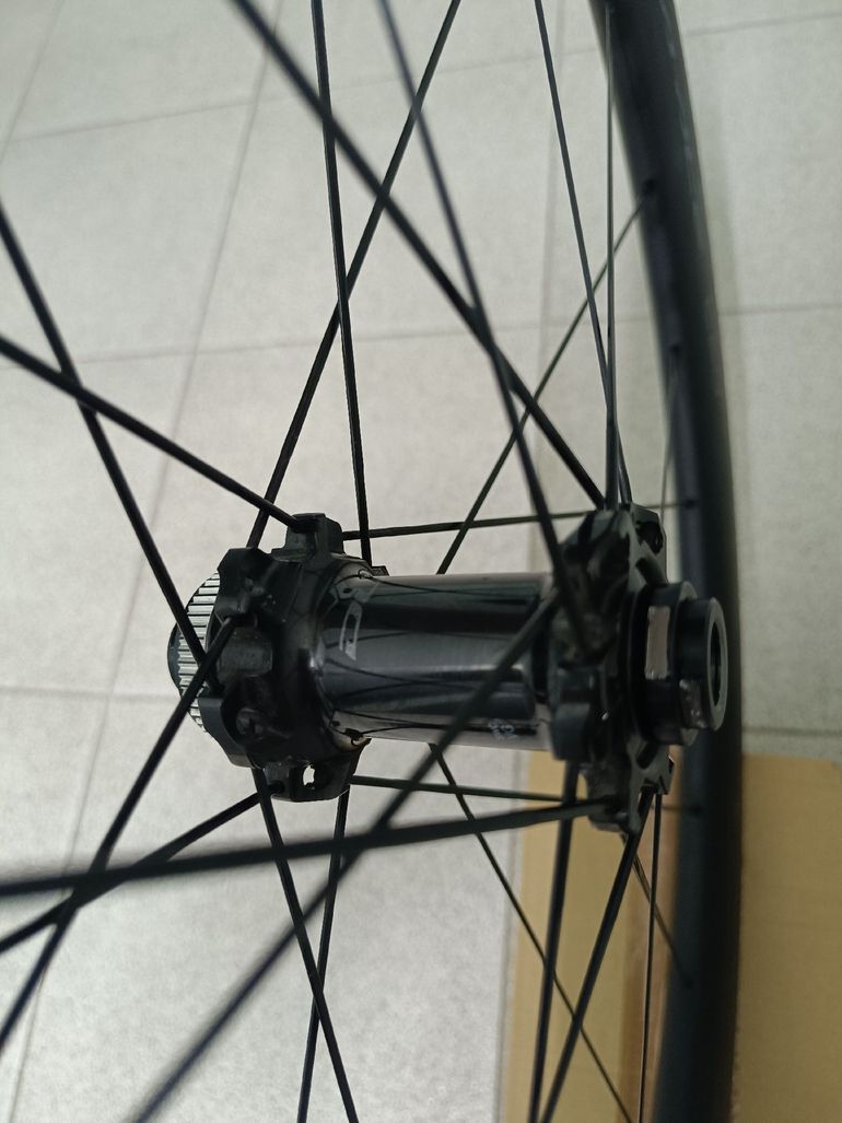 Used Shimano Dura-Ace R9270 C50 Disc bike — image 10 of 11