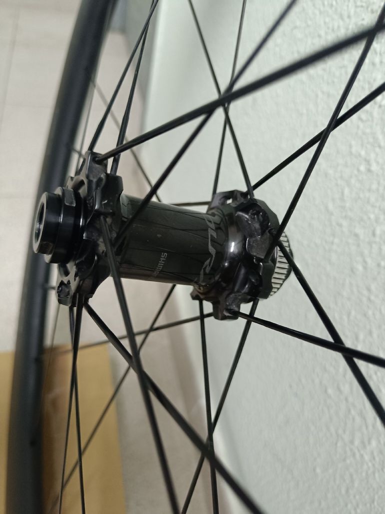 Used Shimano Dura-Ace R9270 C50 Disc bike — image 5 of 11