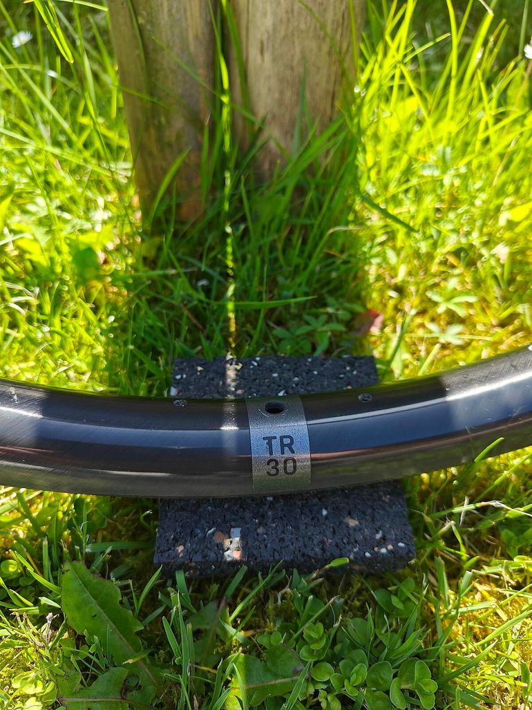Beast Components TR30 Carbon Felge 2024 bike de segunda mano — imagen 2 de 4